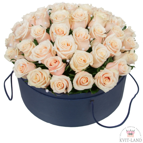 Круглая коробка с кремовой розой 45 шт - доставка цветов в Харькове
