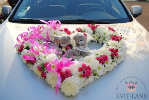свадебное украшение авто цветами