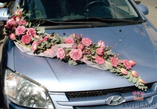 цветочное украшение свадебного авто