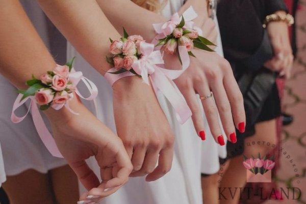 свадебные браслеты из цветов