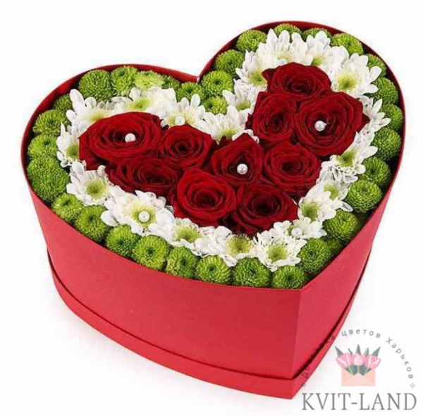 цветы в коробке сердце