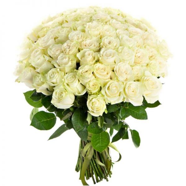 очаровательный букет из белых роз